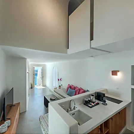 Villa Luxurious Santorini Penthouse 1 Bedroom Magical Caldera Sea Views Outdoor Hot Tub