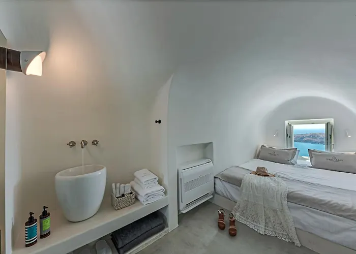 Вилла Luxurious Santorini Penthouse 1 Bedroom Magical Caldera Sea Views *